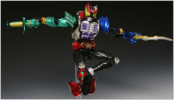 装着変身仮面ライダーキバ ドッガフォーム (e-flick.net Toys)