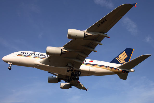 最高級のエアバスA380型機「スイート」とビジネスクラスでシンガポール