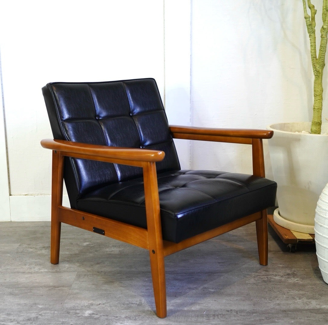 カリモク60 / karimoku Kチェア スタンダードブラック アームソファ 1