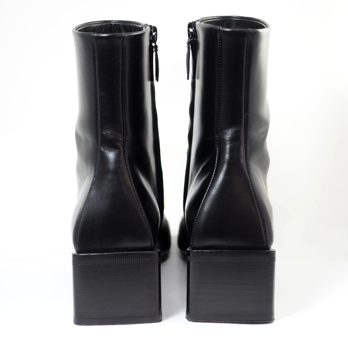 楽天市場】BALENCIAGA バレンシアガ レザー BB スクエア トゥ ショート