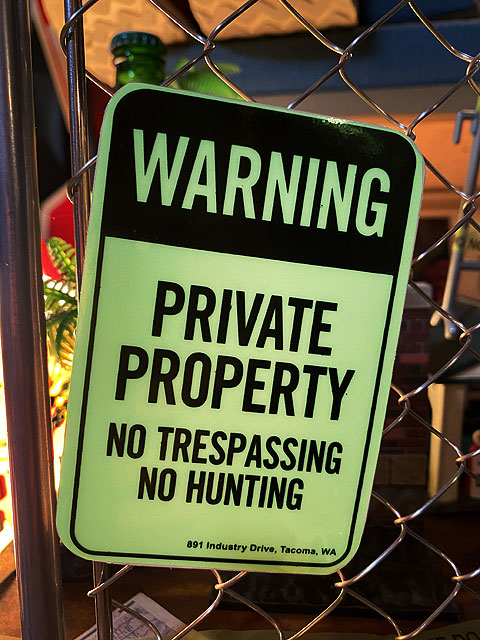 楽天市場】アメリカの蓄光ミニサイン （関係者以外立ち入り禁止） 看板