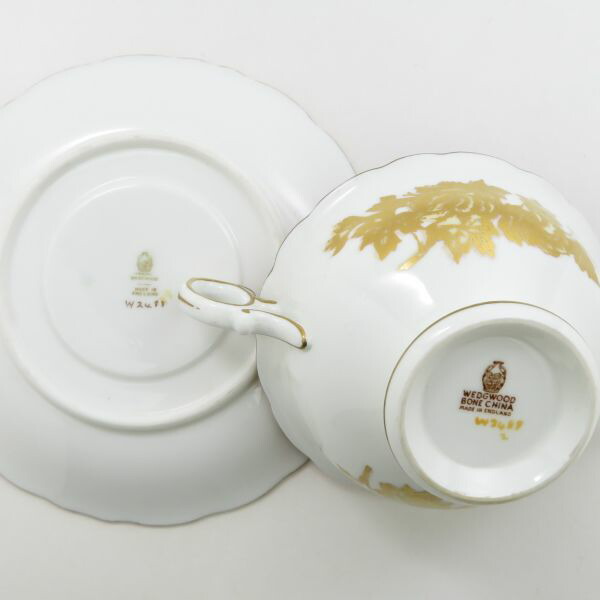 ウェッジウッド トンキン ルビー デミタスカップ＆ソーサー ①