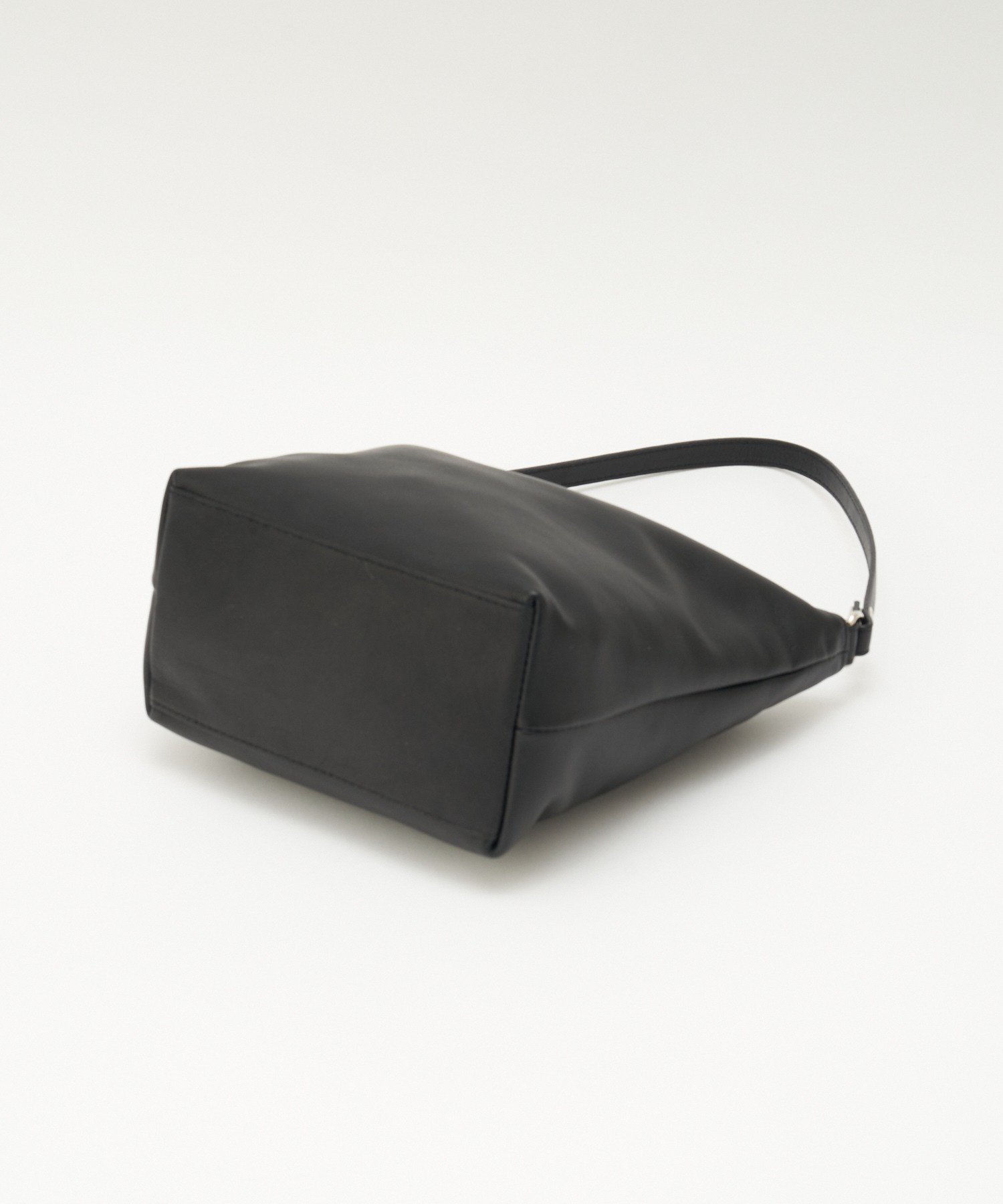 russet｜《3/4~価格改定》ソフトレザーシンプルショルダーバッグ