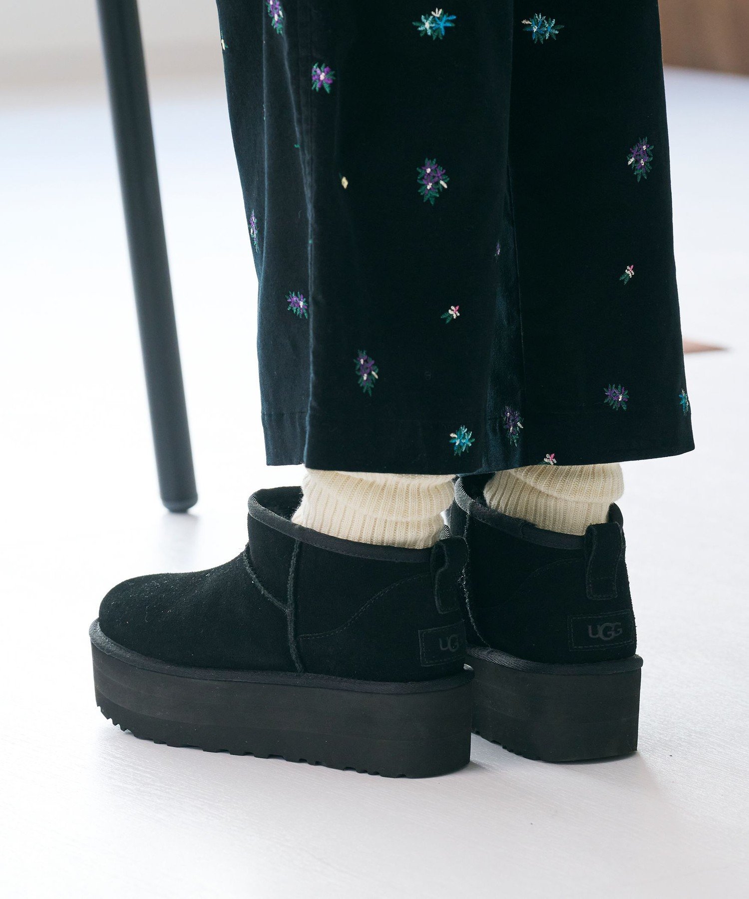 UGG クラシックウルトラミニ　プラットフォーム 黒 US6 JP24 UGG W CLASSIC ULTRA MINI PLATFORM BLACK（アグ クラッシック