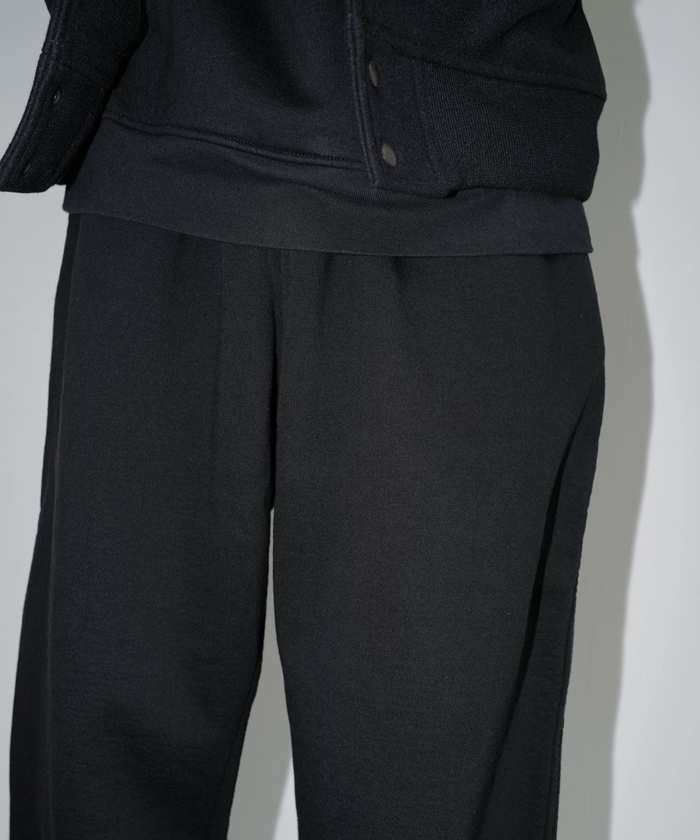 COMOLI × BEAMS バーシティジャケット＆スウェットセットアップが国内