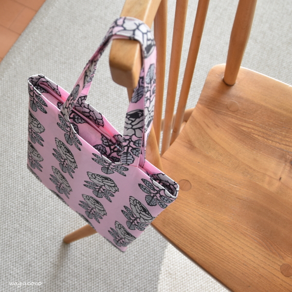 marimekko 】日本限定色スモーキーピンクでエプロンをハンドメイド