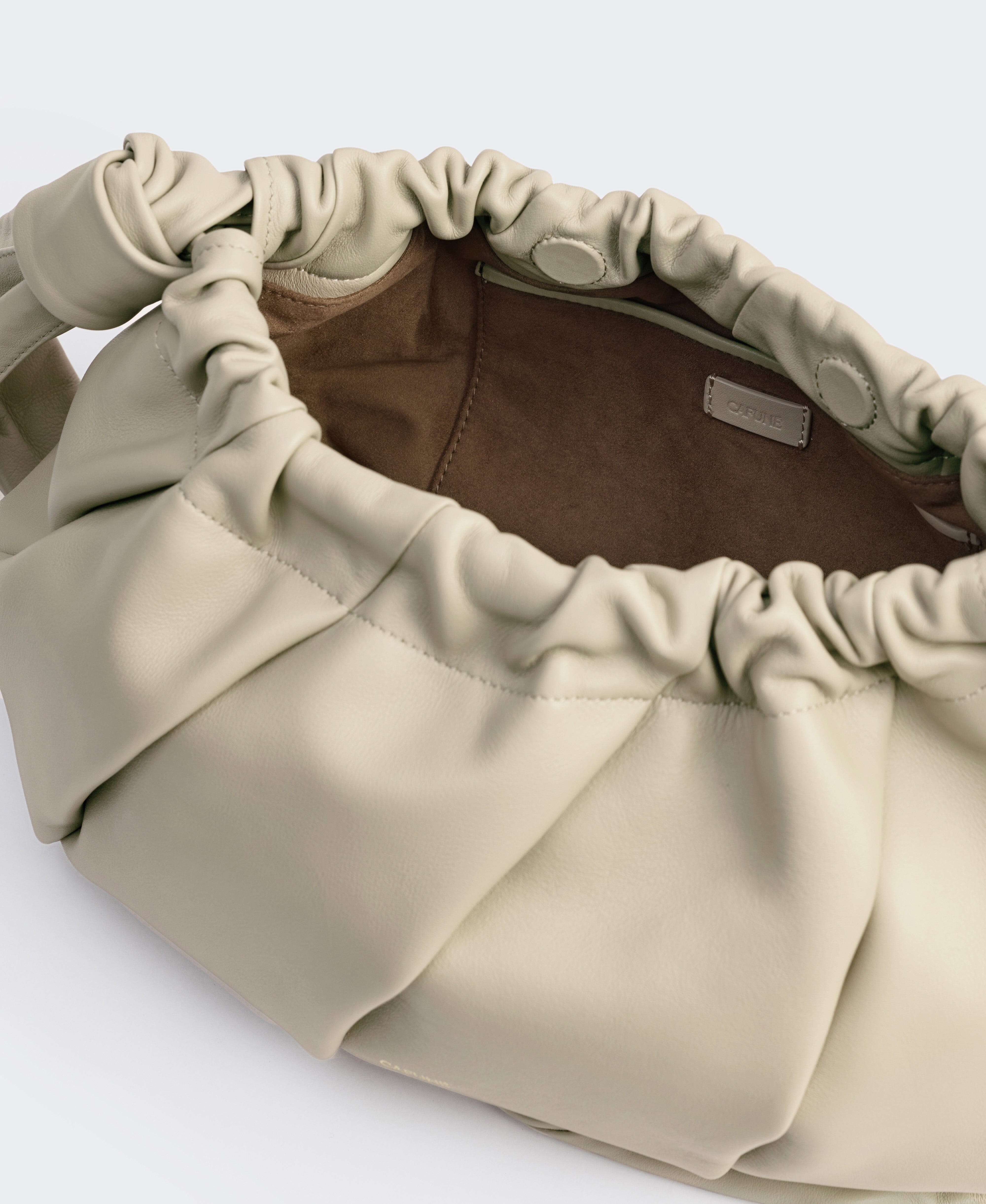 Cafuné Shoulder Bags