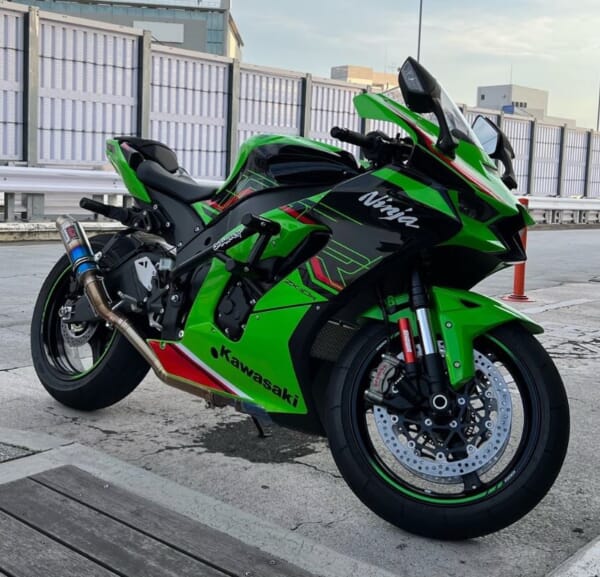 ZX-10R (11-23) 好きなポジションに設定できるアルミサブケージ｜AxxL