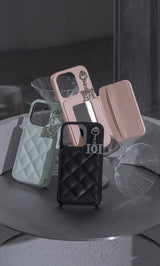 予約商品】キルティングミラーDDチャームiPhoneケース – Darich
