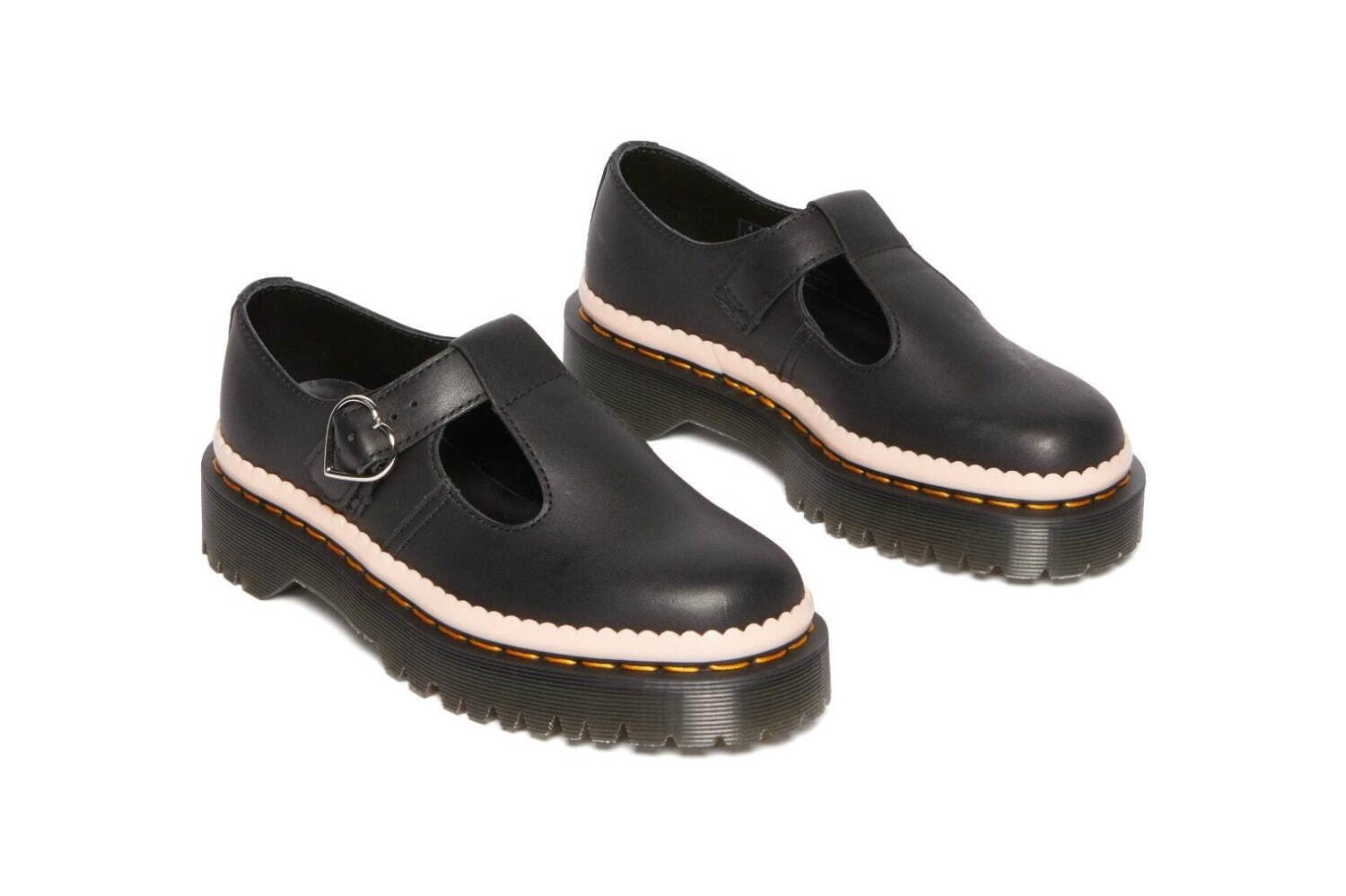 ドクターマーチン25年バレンタイン、“煌めく星×ピンクリボン”の