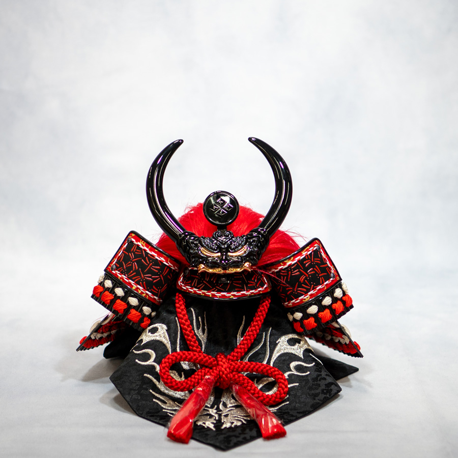 甲州印伝 赤毛蜻蛉柄 8号 武田信玄兜 KOKUOU収納セット | 人形専門店