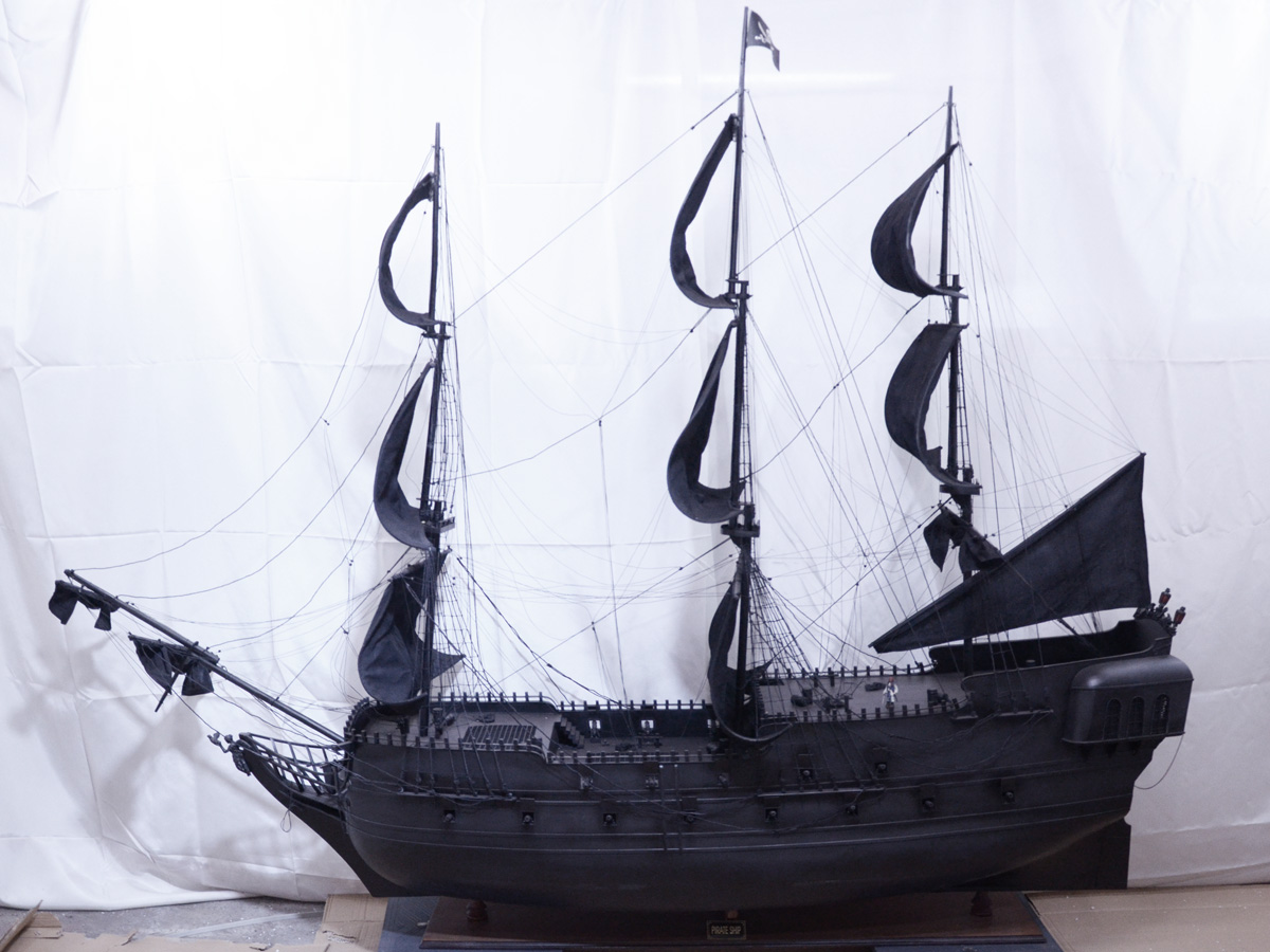 パイレーツ 特大ブラックパール号 | 革ジャンのマックス・ケイディ