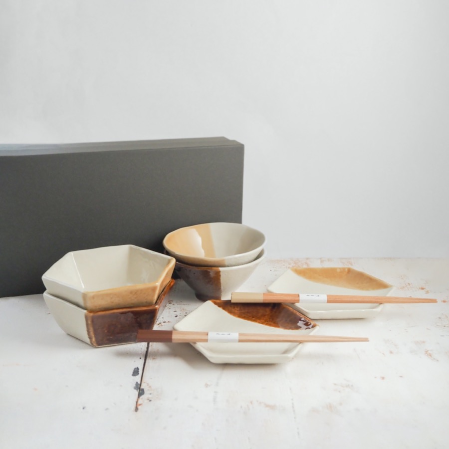 食卓にときめきを」取皿・中鉢・てのひら茶碗・六角箸セット / true