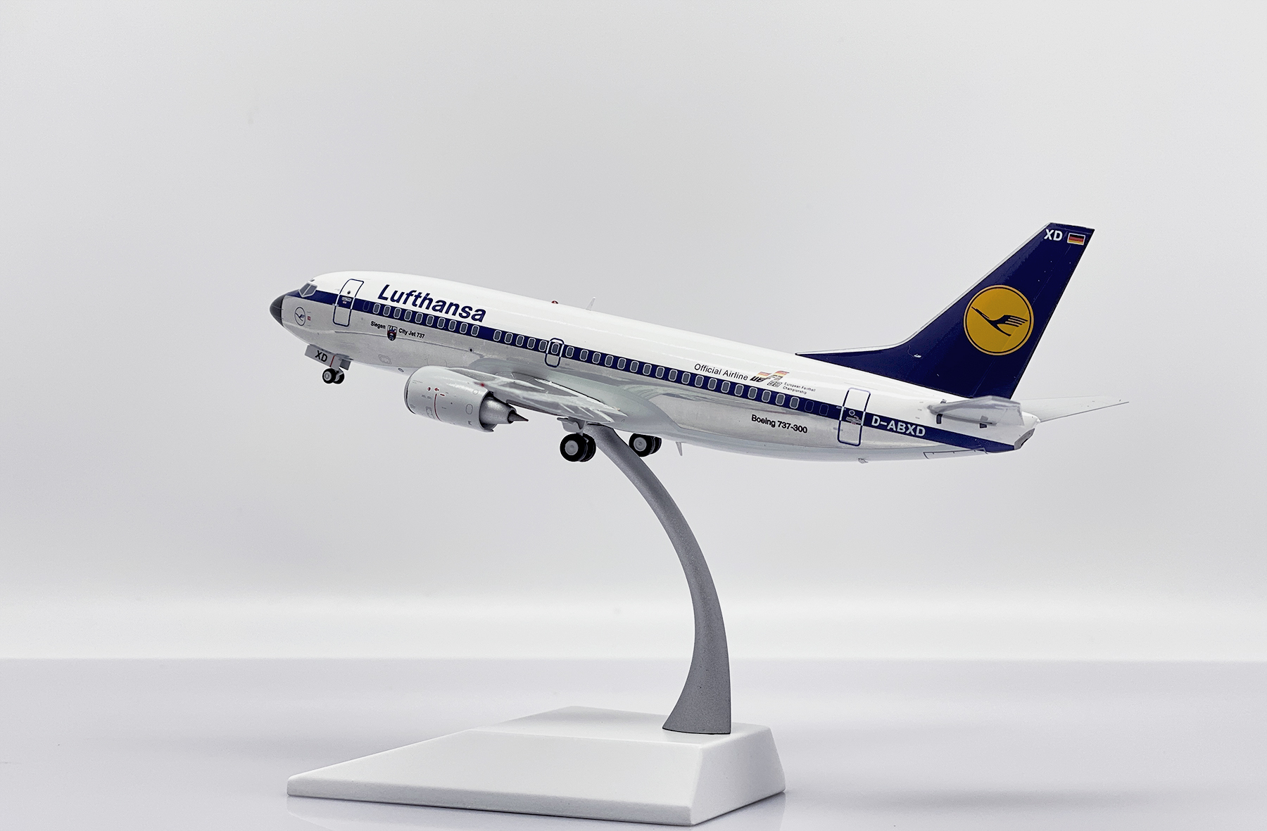 ScaleModelStore.com :: JC Wings 1:200 - EW2733003 - Lufthansa