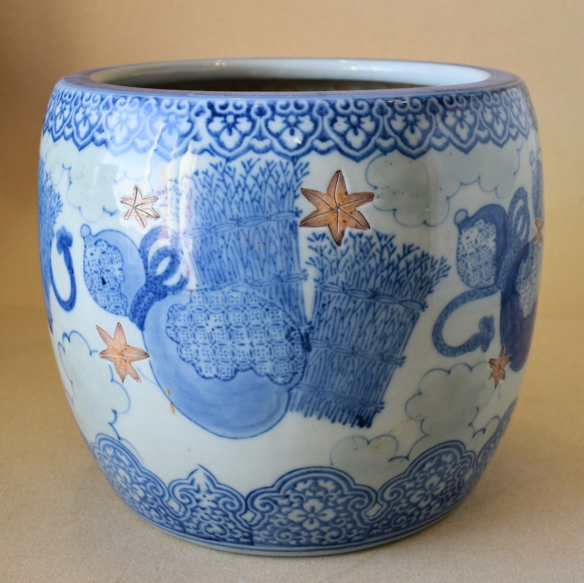 火鉢と炭道具の販売 骨董 斎明堂 / 浮出火鉢