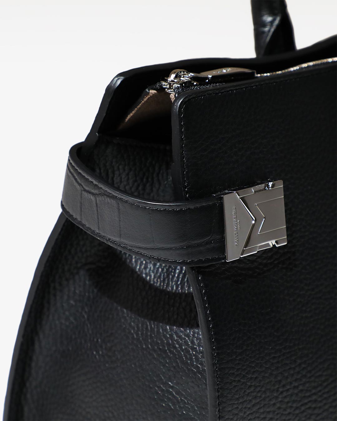 バーニーズ ニューヨーク限定のアイテムが発売