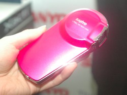 三洋、世界最小・最軽量のフルHDビデオカメラ“Xacti”「DMX-CS1」を発売