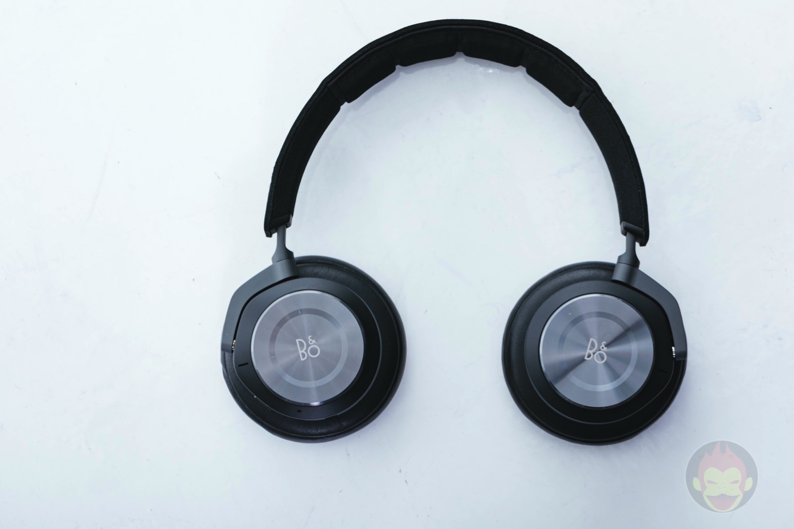 レビュー】「Beoplay H9i」ーーデザイン性と機能性は素晴らしいが音質