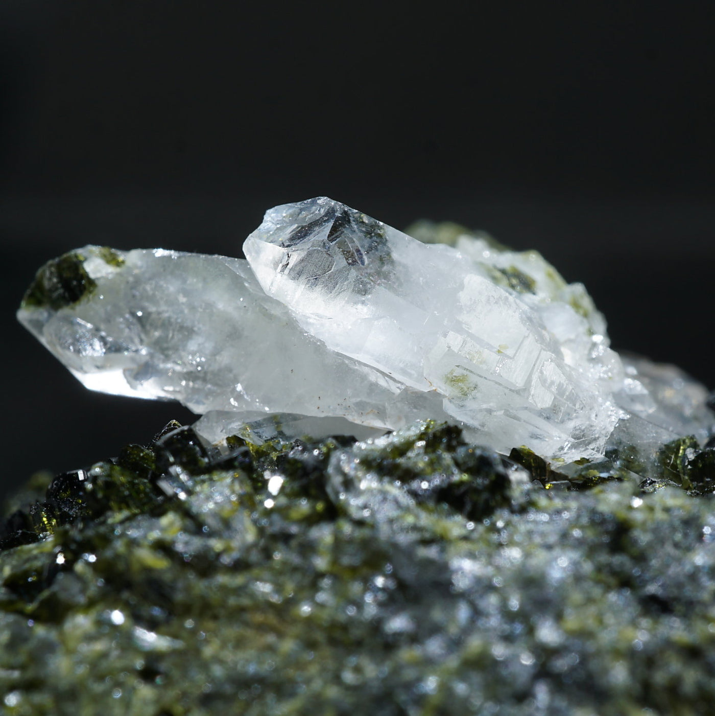 トルコ産 エピドート・水晶 – 天然石ハッピーギフト