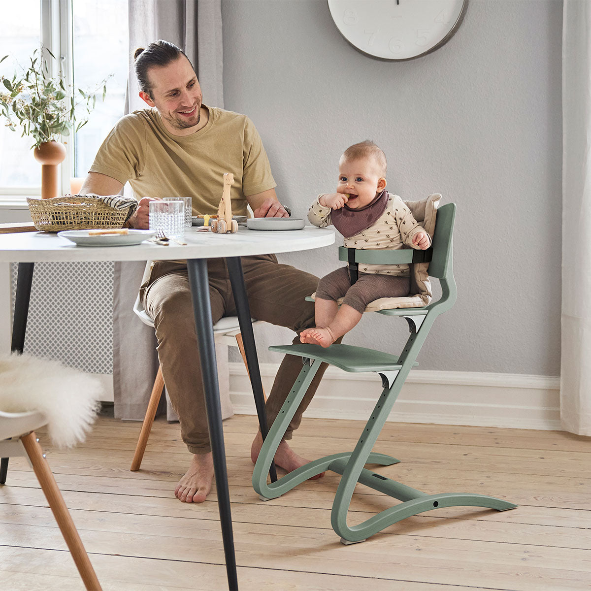 日本販売総代理店-Leander リエンダー ハイチェア Classic クラシック