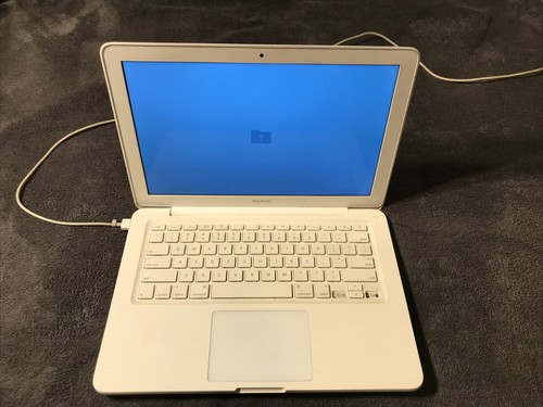 Apple MacBook White 13