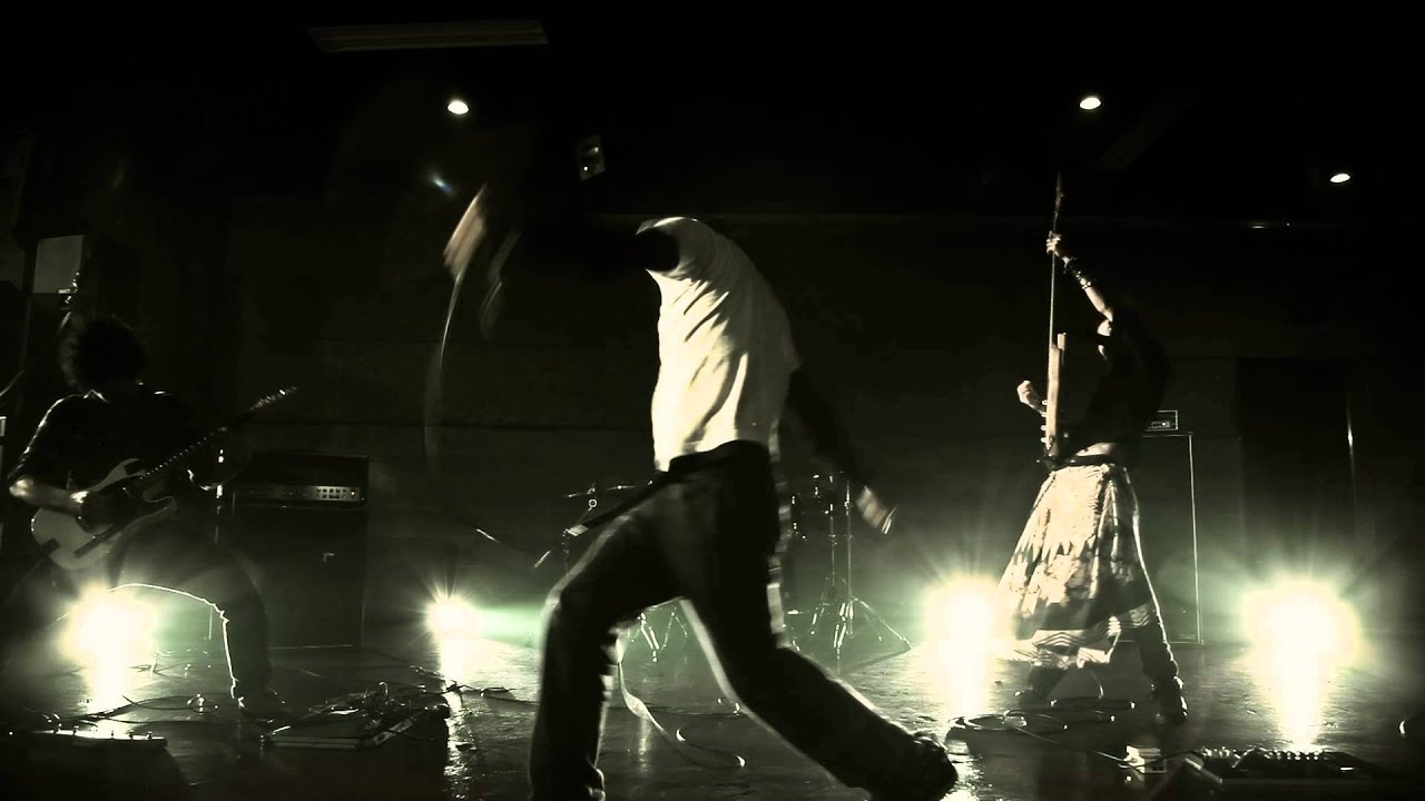 Azami / 色褪せたその絵は/その瞬間(とき)まで – puFF。