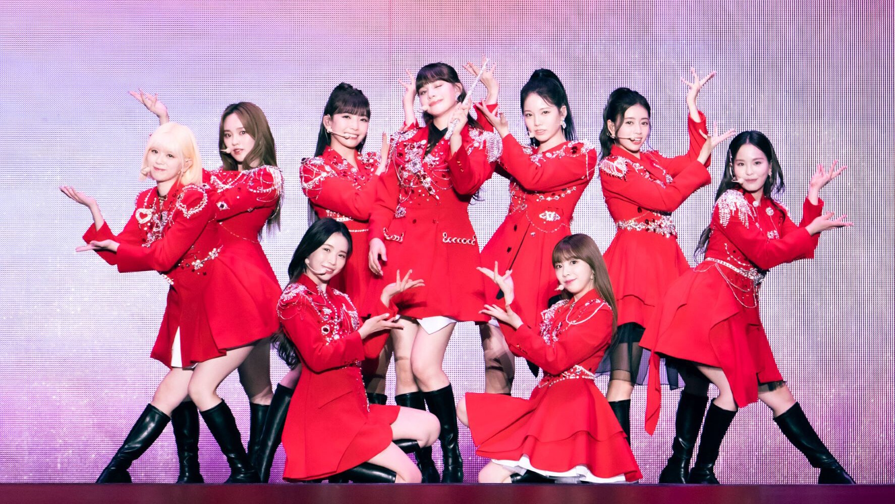 iFLYER: NiziU、全公演ソールドアウトの初ドーム公演「NiziU Live with