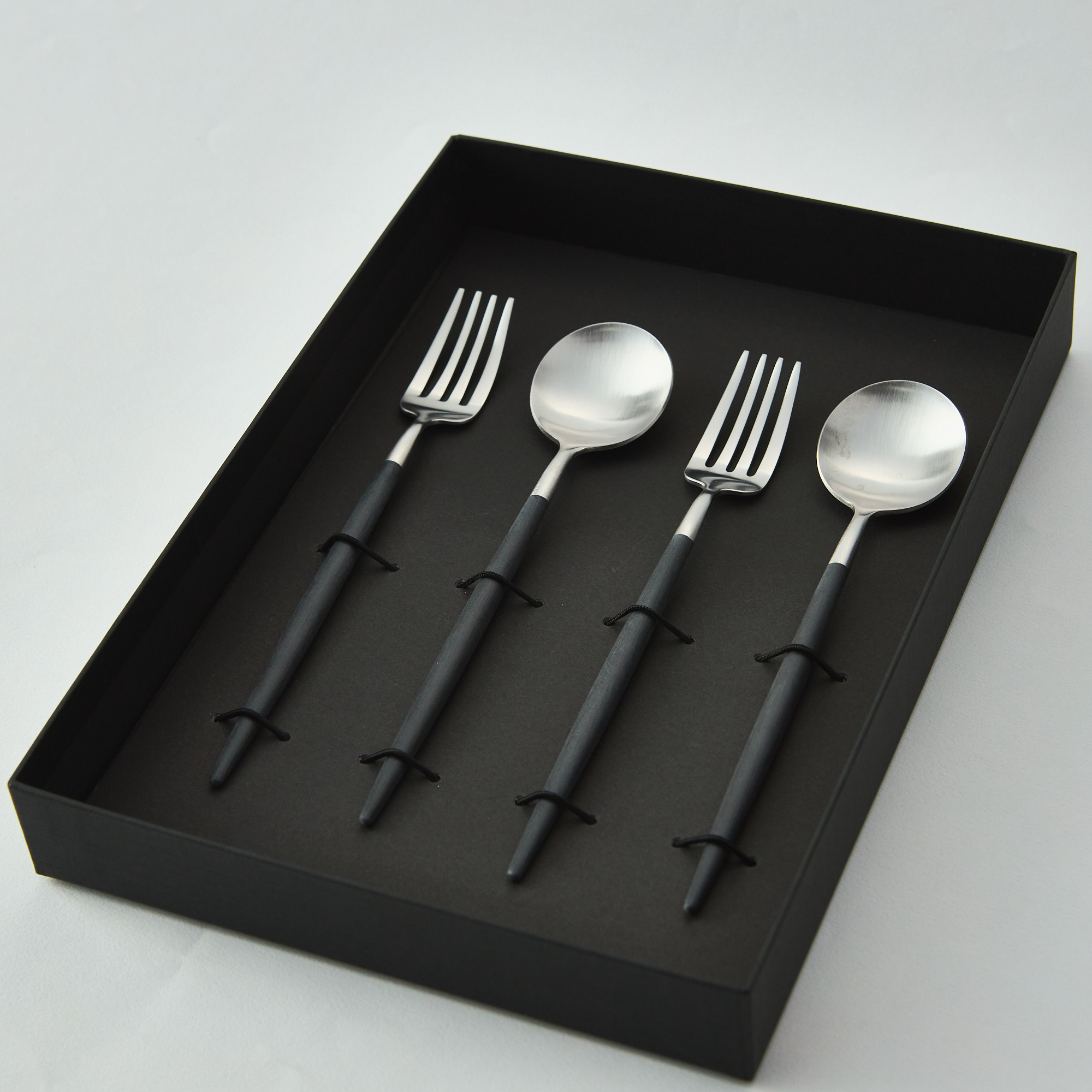 名入れ】クチポール ゴアブラック×シルバー デザートペア4本セット