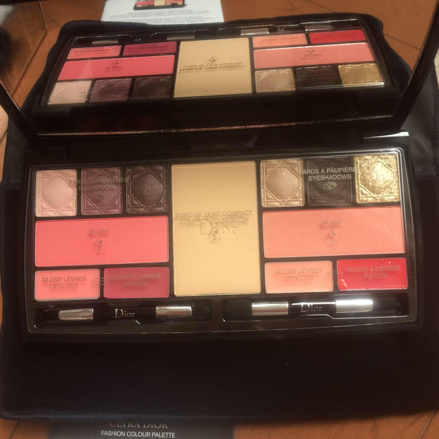 Christian Dior - ディオールコスメパレット日本未発売新品の通販 by