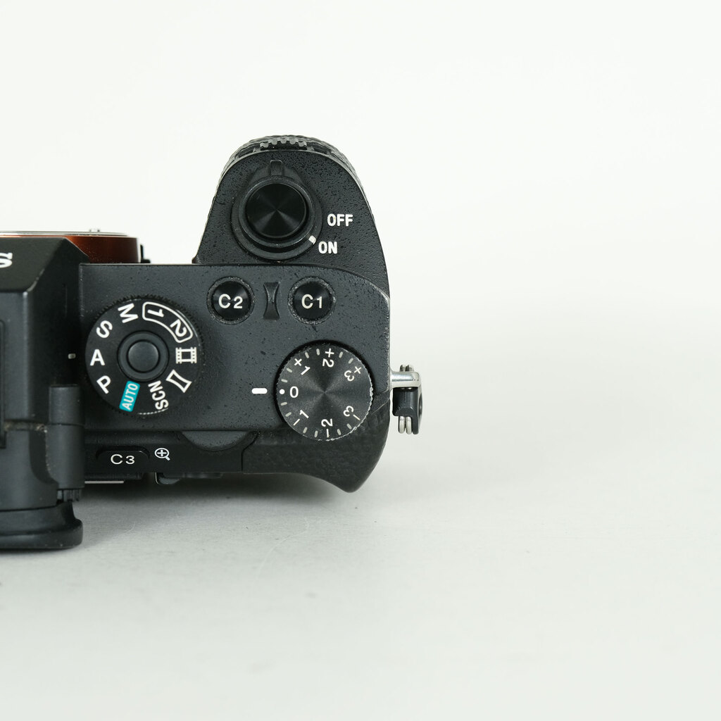SONY α7S II（ILCE-7SM2）の出品 | ONE SCENE（ワンシーン）