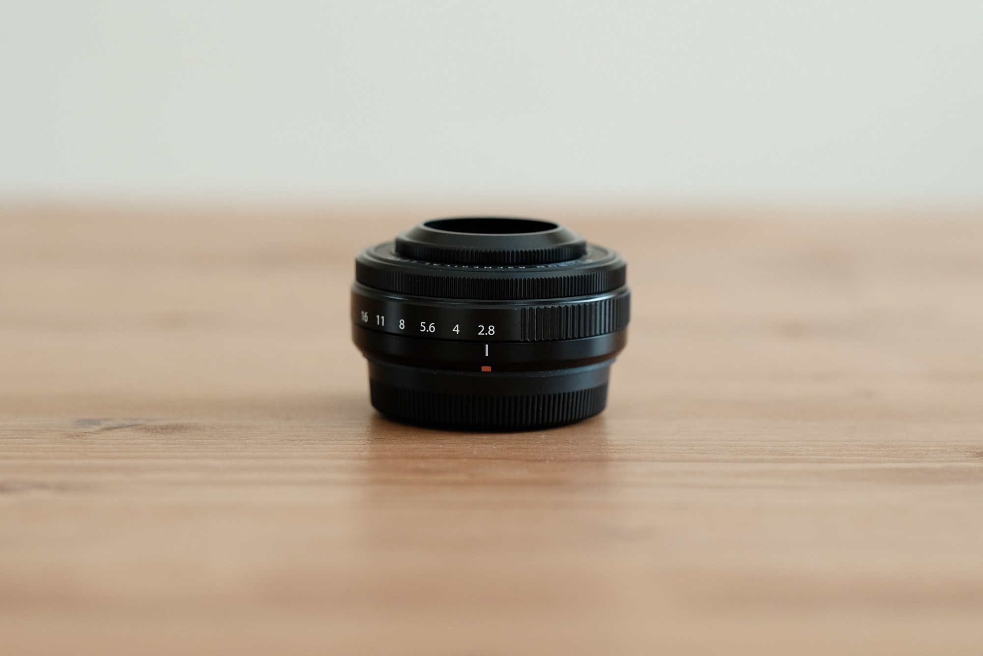 FUJIFILM XF27mmF2.8 R WRを徹底解説。往年のカメラファンには馴染み