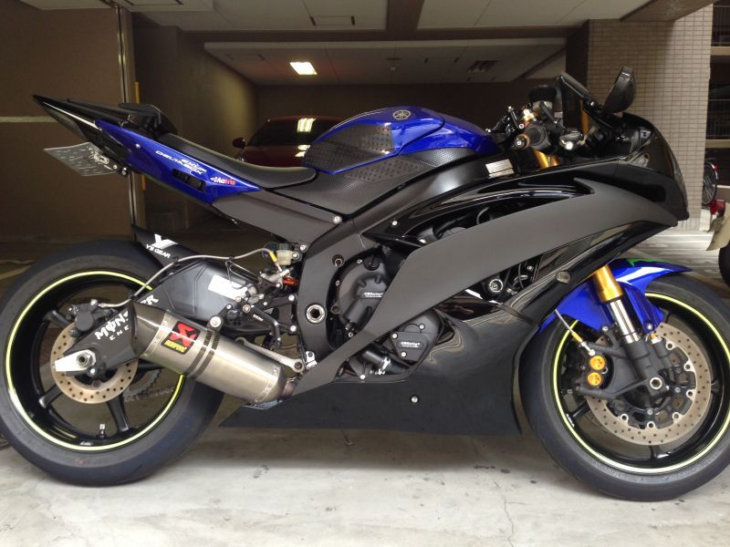 ヤマハ YZF-R6 AKRAPOVIC:アクラポビッチ フルエキゾーストマフラー