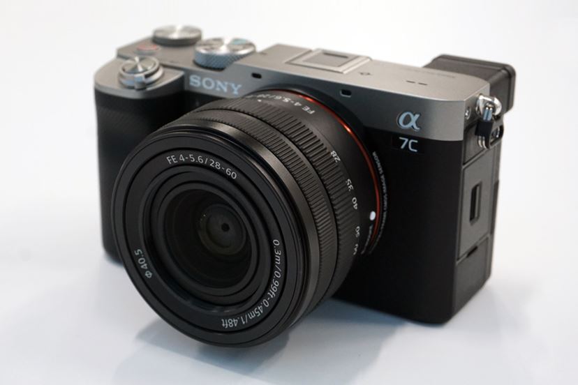ソニーが小型フルサイズミラーレス「α7C」発表。「α7 III」の性能を