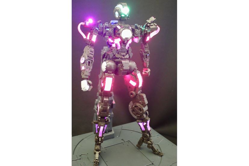 3万円超えの“光る”ガンプラ「PGエクシア」は究極のガンプラだった