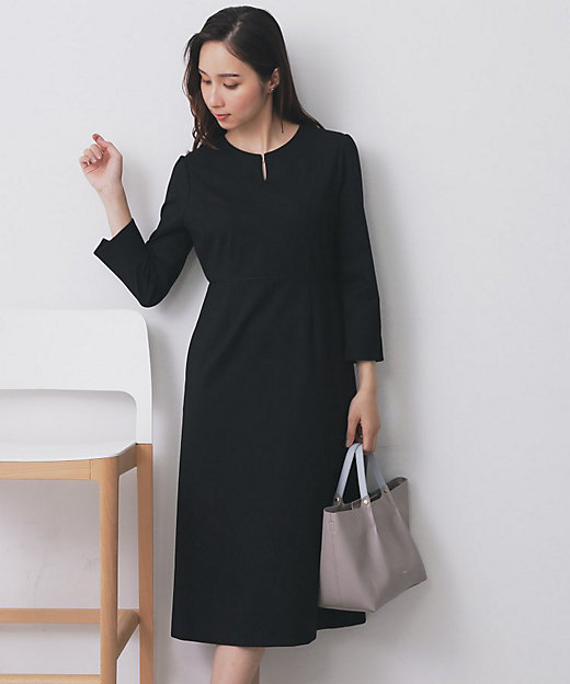 ストレッチキーネックワンピース【洗濯機OK／イージーアイロン