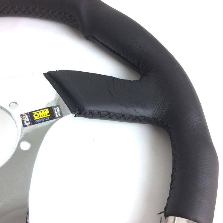 OMP ステアリング OD0-2018 CROMO クロモ D型(350mm×330mm) ブラック