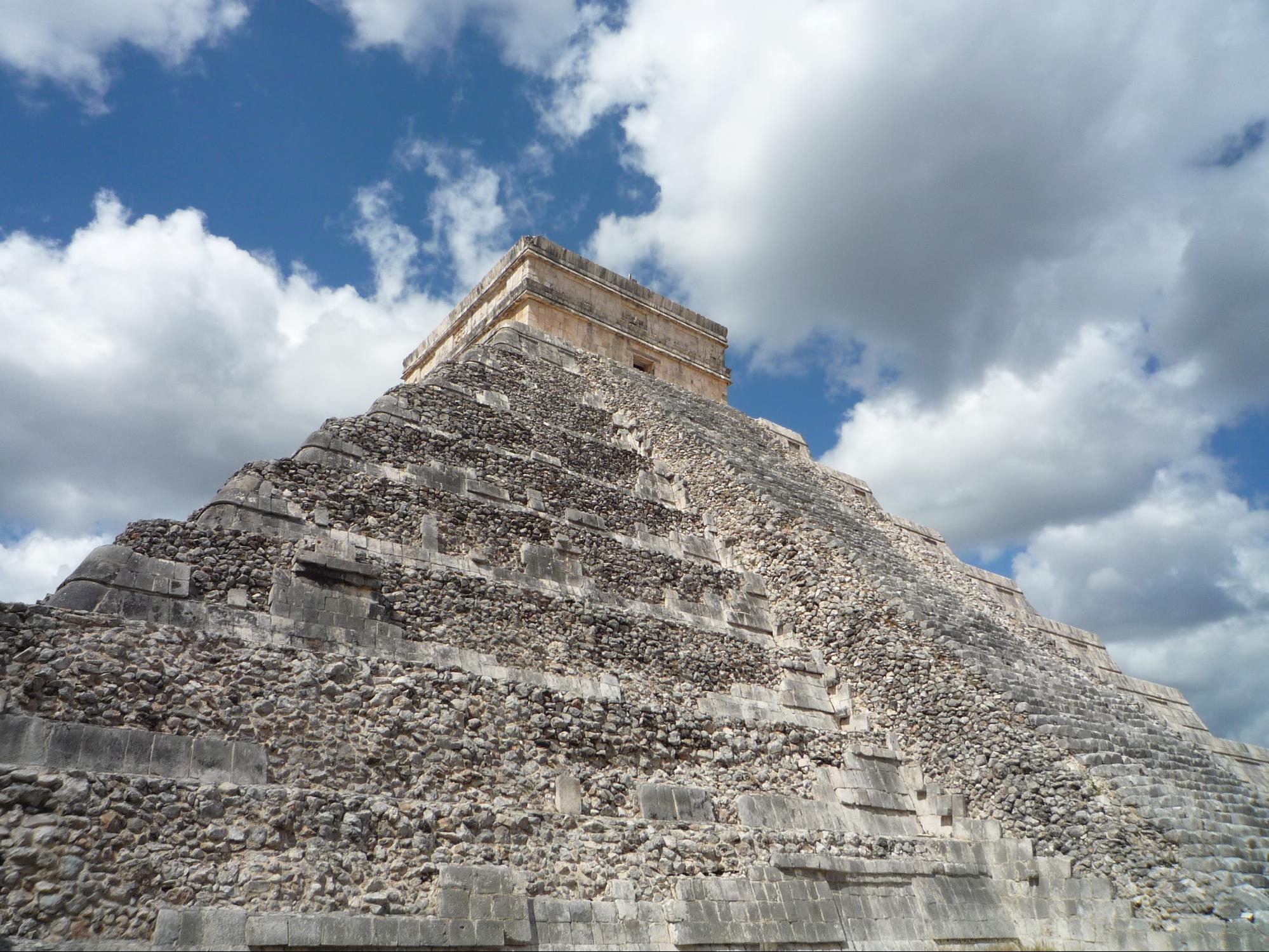 メキシコ】広大なジャングルの中にそびえ立つ「チチェン・イッツァ」