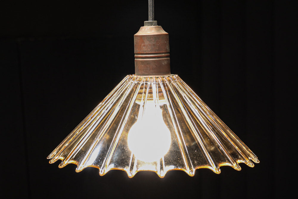 和傘を思わせるデザインが魅力の電笠 DC6383 – 古福庵 [ KOFUKUAN