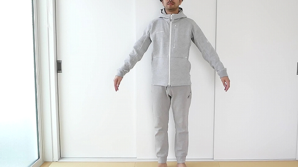 マムートのスウェットパーカとパンツで大人のセットアップを完成させる