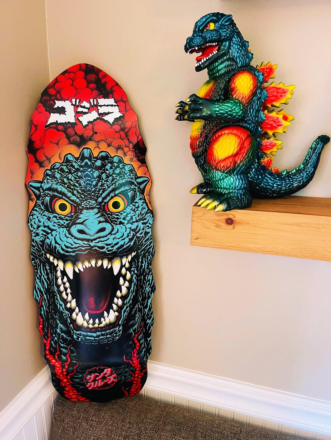 Fantazzzy TOYSにて新たに「ゴジラ ソフビ レトロブルー」出現