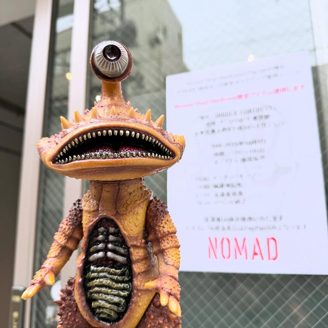 注目のloop製「妄想怪人シリーズ スマホカメレオン」から新色となる