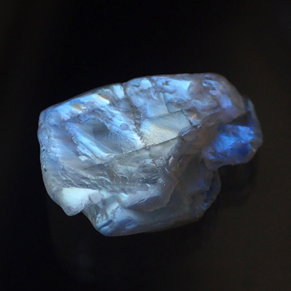 希少なバランゴダ産天然ブルームーンストーン原石 4.900cts [MO590