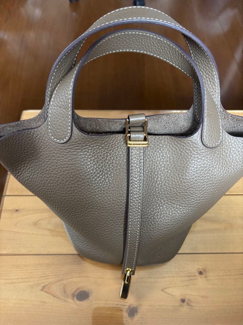 ベティ様専用】Unveil本革 レザーキューブバック pmサイ