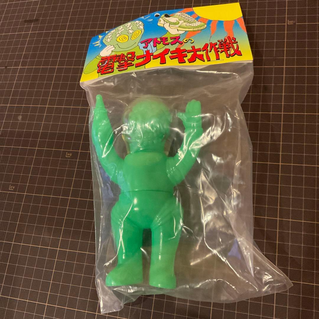 新品 未開封　ナイキ　アトモス　電撃ナイキ大作戦　ソフビ　蓄光　日本製　非売品 日本発祥のおもちゃソフビをモチーフにしたTERMINATORとw AIR MAX 1が