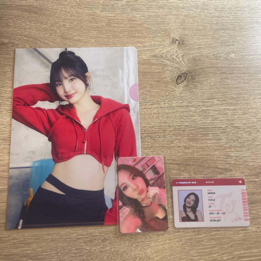 TWICEナヨントレカ&クリアファイルセット - メルカリ