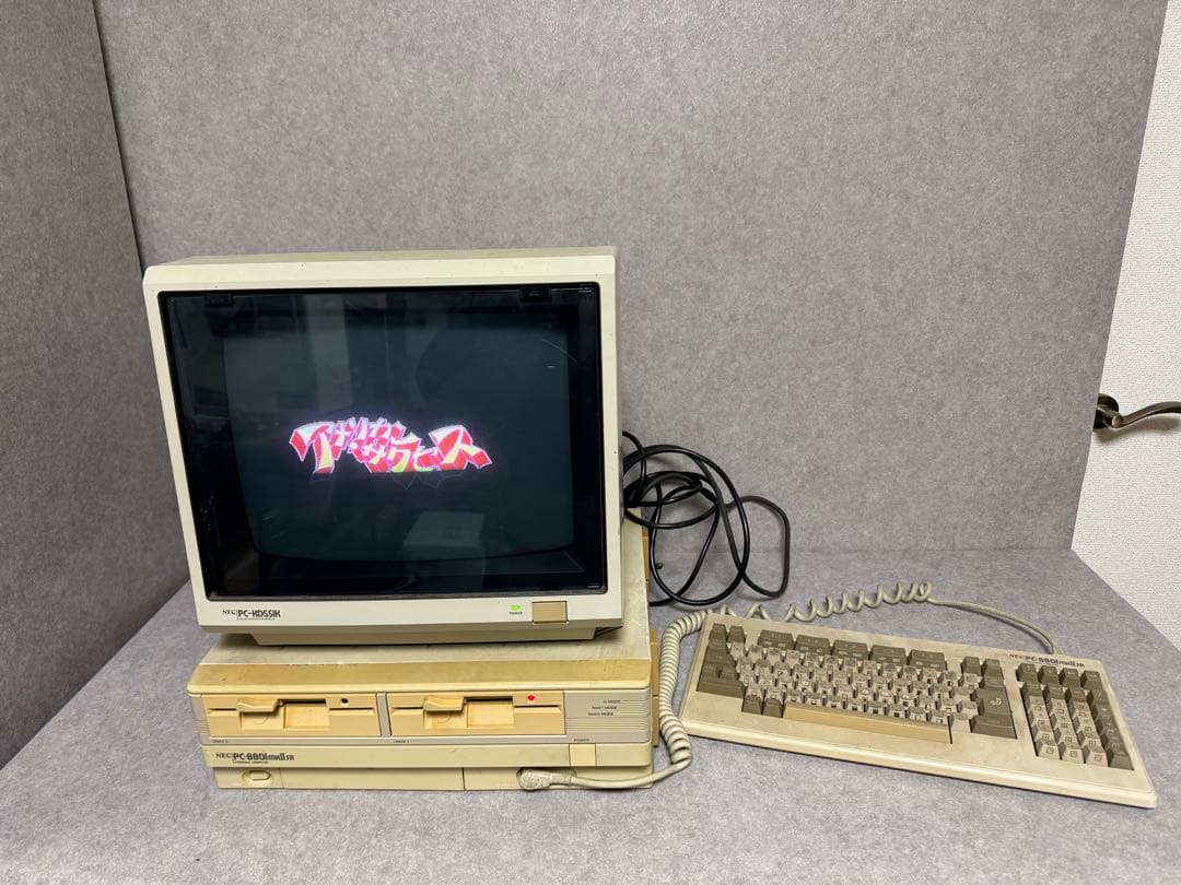 パソコン NEC PC-8801 MkII SR PC-KD551K キーボード ディスクドライブが普及する過渡期に登場した「NEC PC-8801mkII