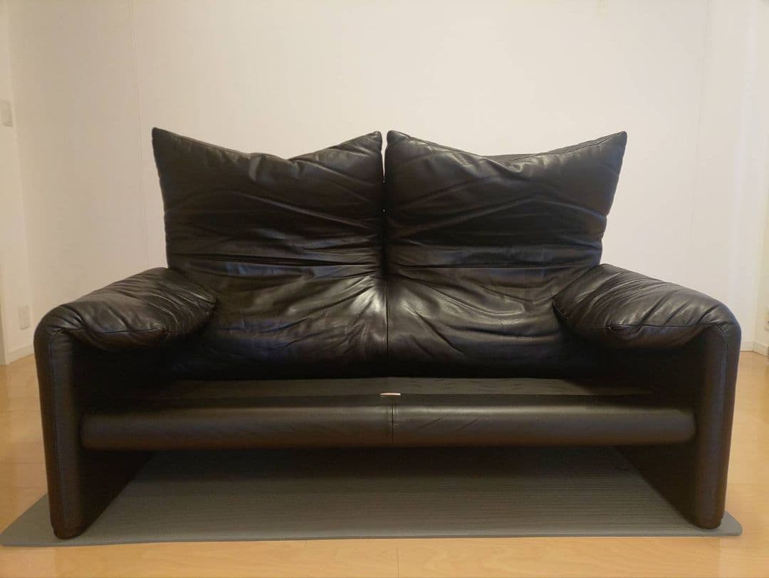 カッシーナ・マラルンガ黒革 ブラックレザー 2人掛けソファ - メルカリ