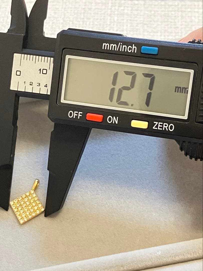 ダイヤモンド　ネックレスペンダント　チャーム　k18 0.3ct