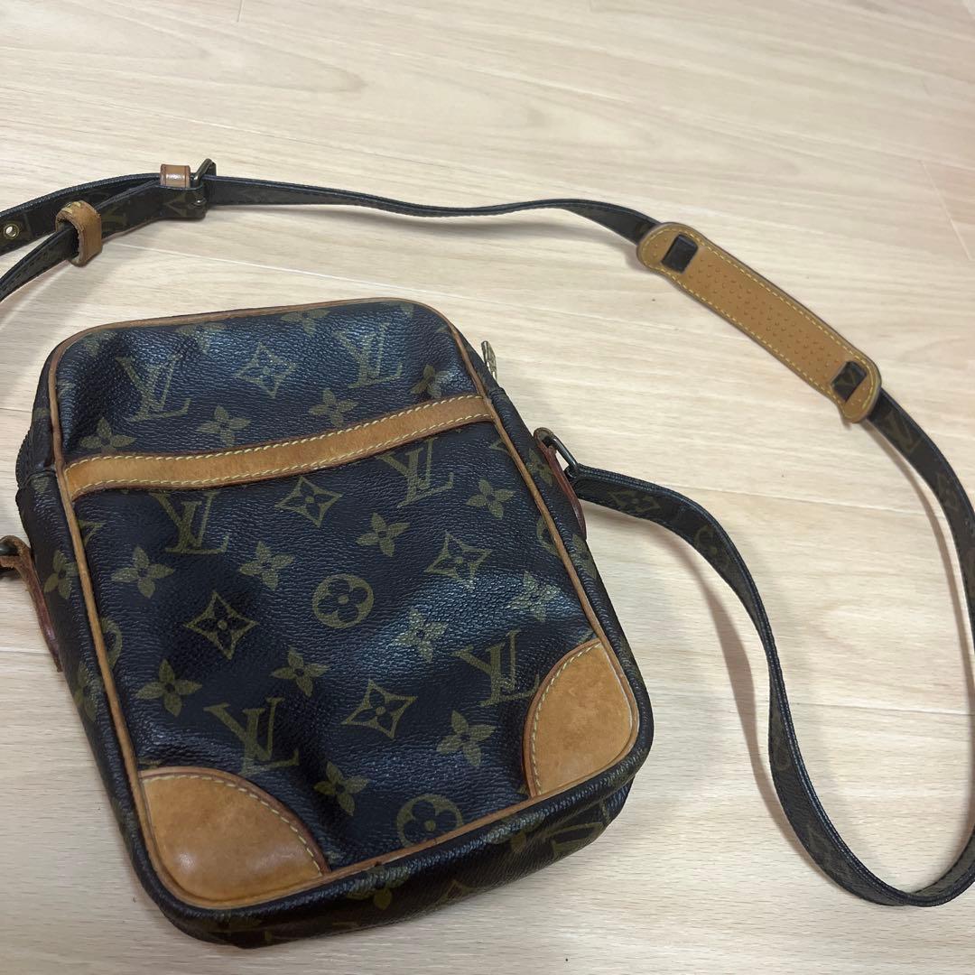 VUITTON ショルダーバッグ 上品で大人っぽいデザイン♪】ルイヴィトン ショルダーバッグ (Louis