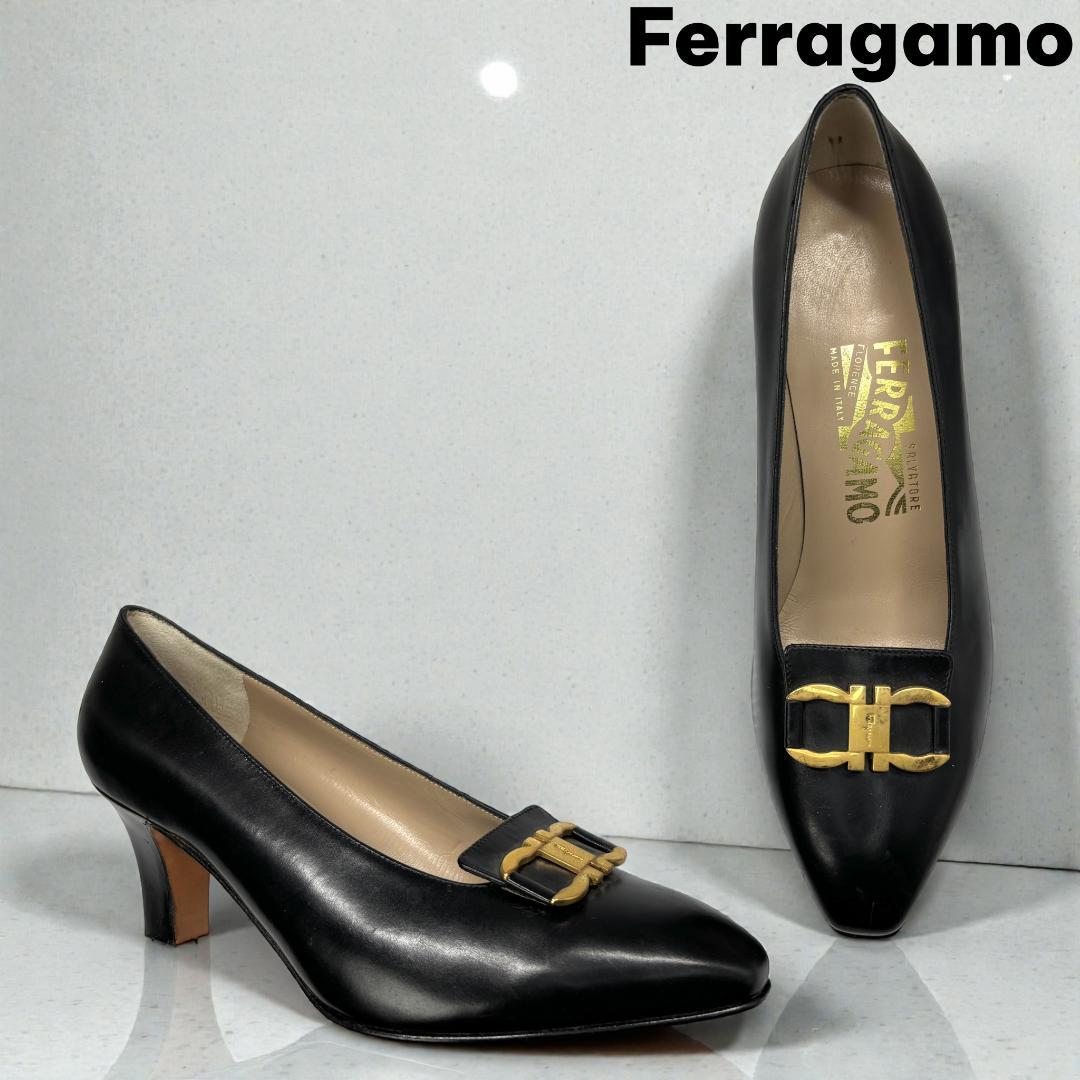訳あり美品 フェラガモ 7C 24cm ガンチーニパンプス 黒 ゴールド金具